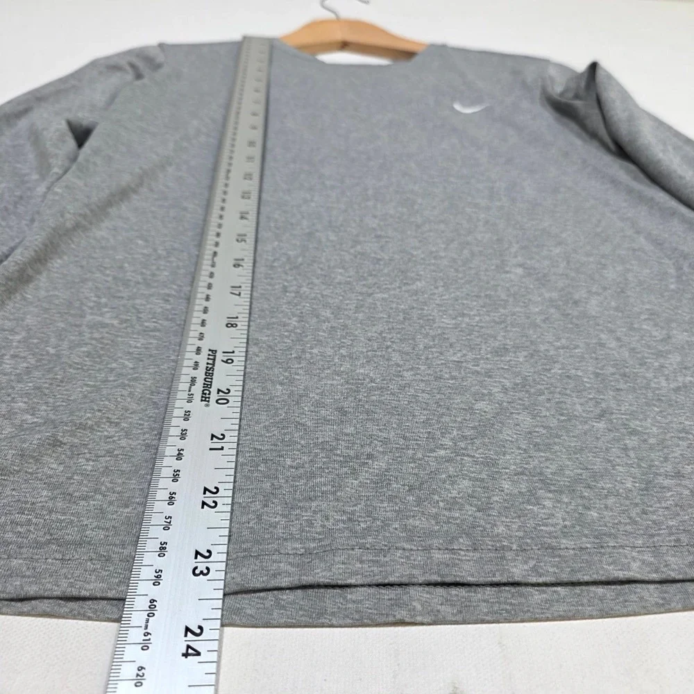 Nike Fit Dry Shirt Womens M Gray Long Sleeve Crew Neck Performance Top Active